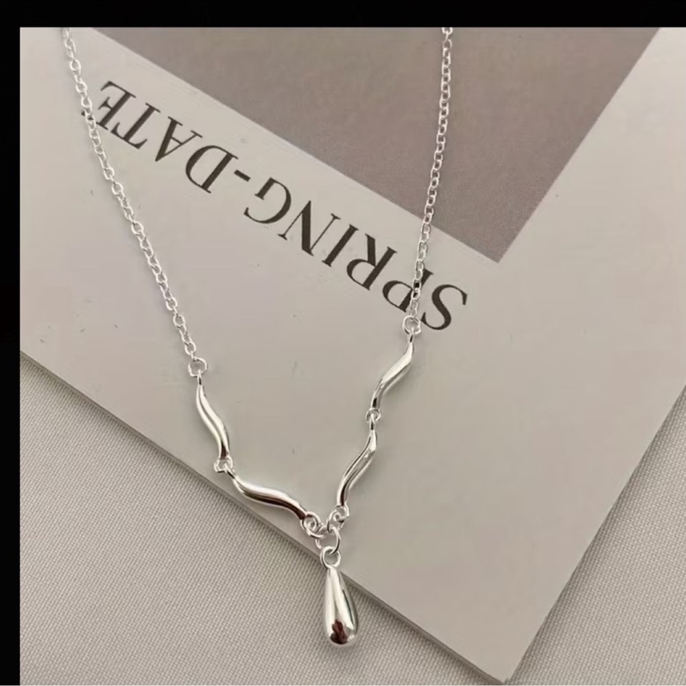 Silver Water Drop Elegant Necklace